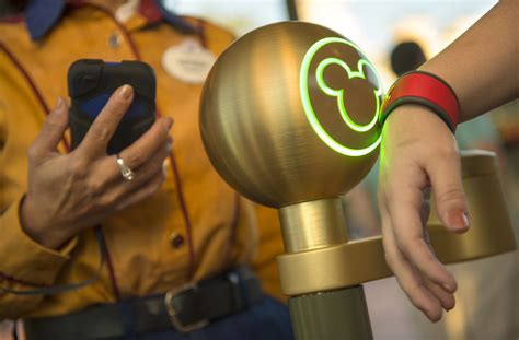 rfid chip in disney magic band|does Disney magicband work.